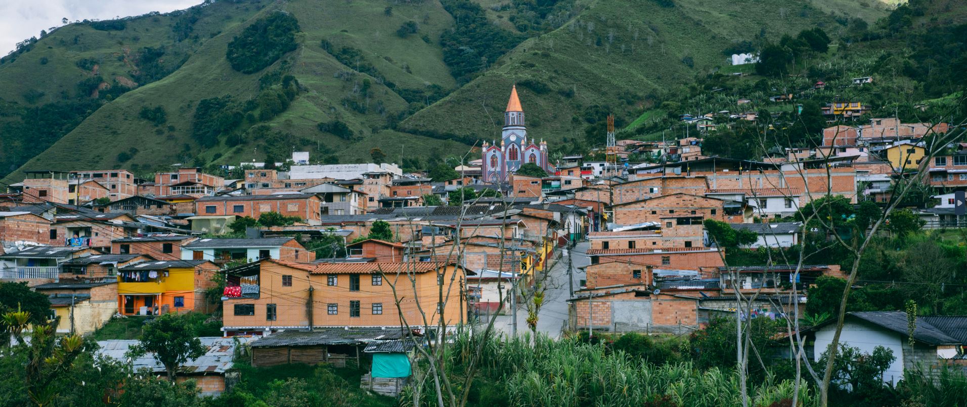 El poder de la mina de Aníbal Gaviria en El Carmen de Atrato El Armadillo